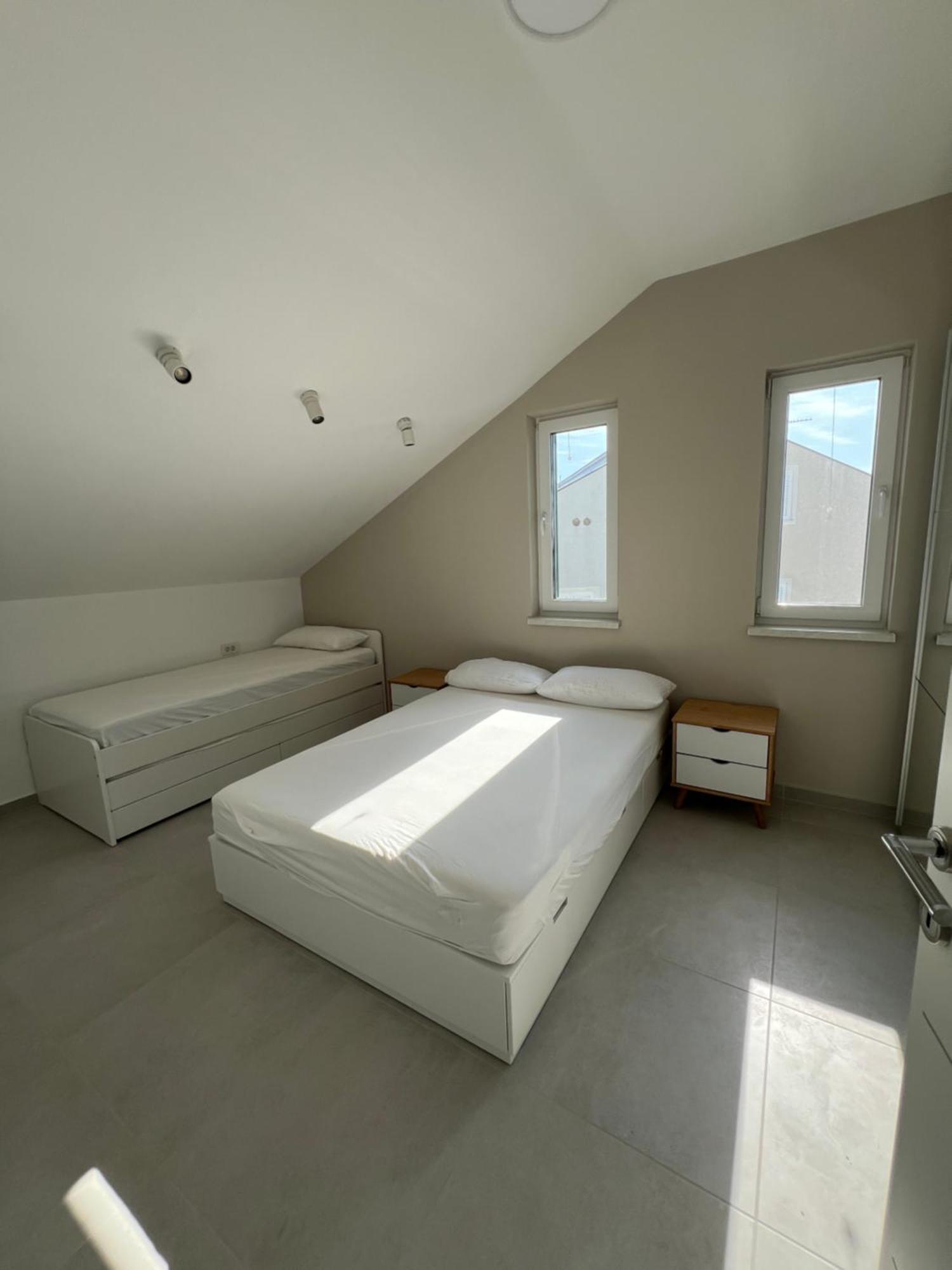Apartamento Penthouse Sky Deluxe Novalja Exterior foto